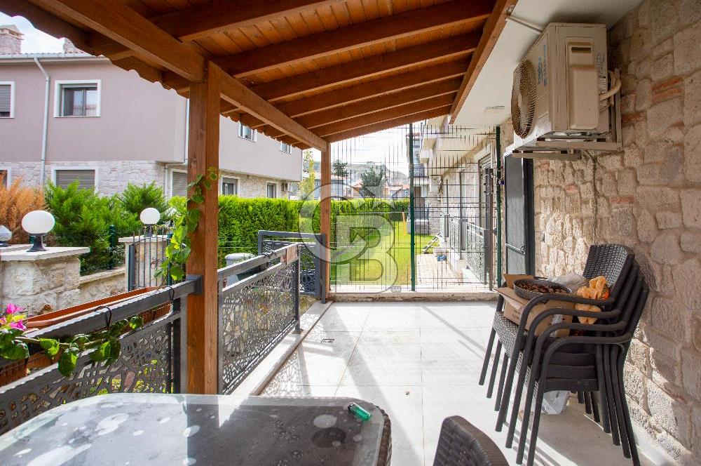 Foça Hacıveli Mah. Eşyalı Kiralık 2+1 Dubleks Villa