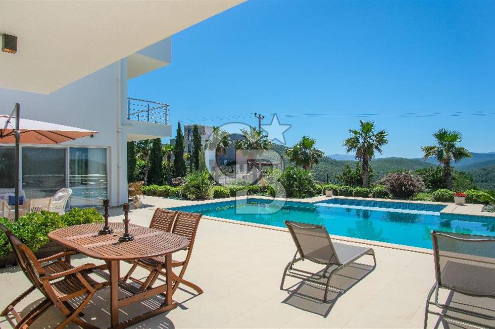 Adabükü, Panoramik Deniz ve Koy Manzaralı Satılık Müstakil Villa