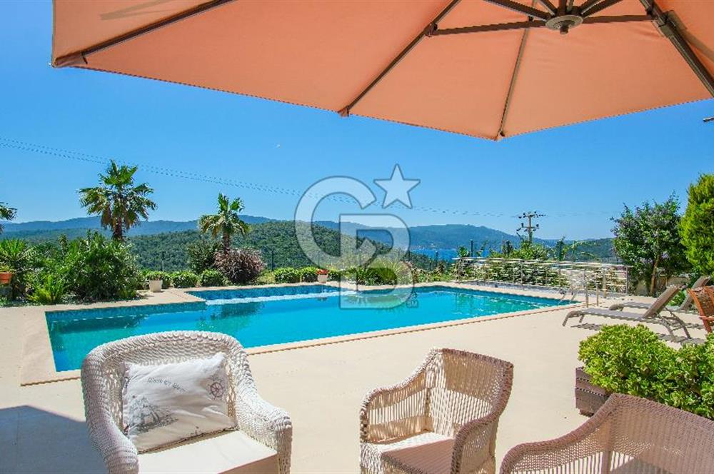 Adabükü, Panoramik Deniz ve Koy Manzaralı Satılık Müstakil Villa
