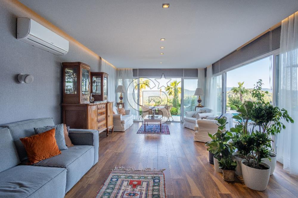 Adabükü, Panoramik Deniz ve Koy Manzaralı Satılık Müstakil Villa