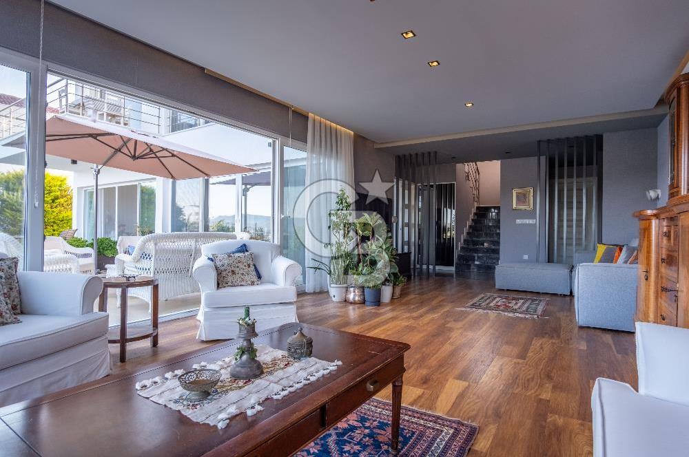 Adabükü, Panoramik Deniz ve Koy Manzaralı Satılık Müstakil Villa