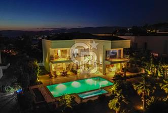 Adabükü, Panoramik Deniz ve Koy Manzaralı Satılık Müstakil Villa