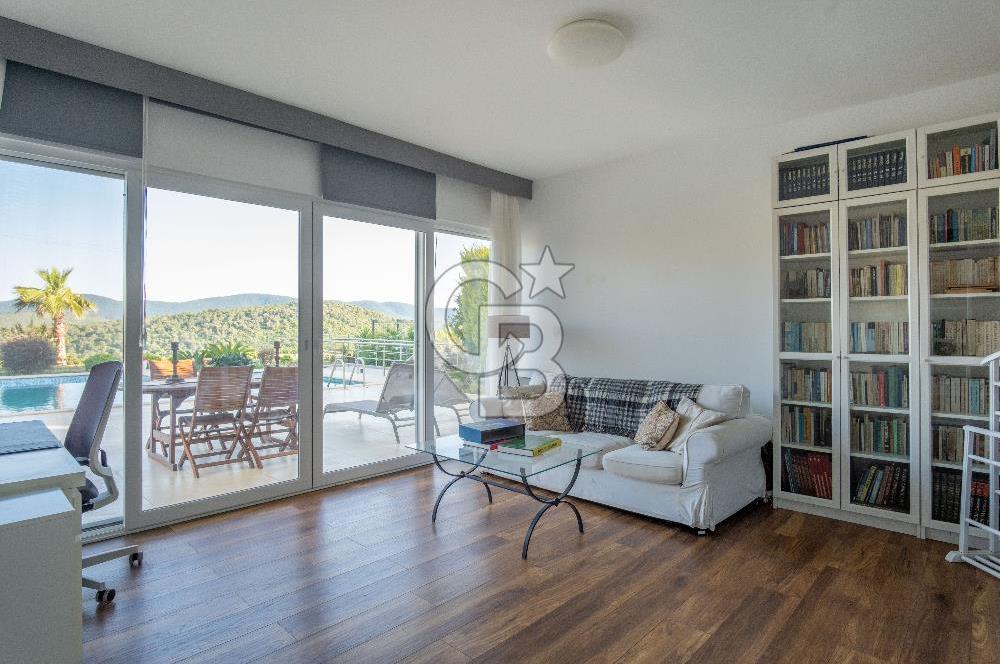 Adabükü, Panoramik Deniz ve Koy Manzaralı Satılık Müstakil Villa
