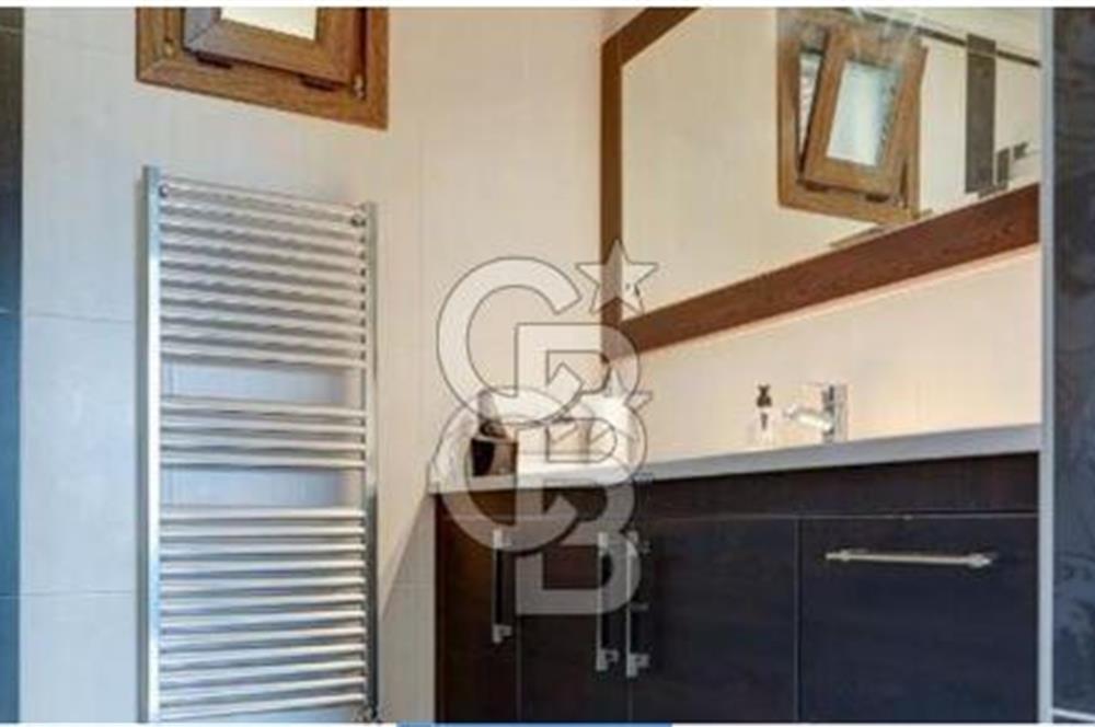Kozyatağı Bayar Caddesi Üzerinde Full Eşyalı 3+1 Kiralık Daire