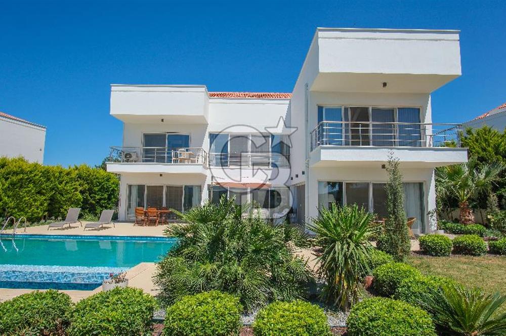 Adabükü, Panoramik Deniz ve Koy Manzaralı Satılık Müstakil Villa