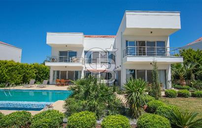 Adabükü, Panoramik Deniz ve Koy Manzaralı Satılık Müstakil Villa