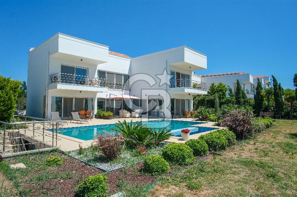Adabükü, Panoramik Deniz ve Koy Manzaralı Satılık Müstakil Villa