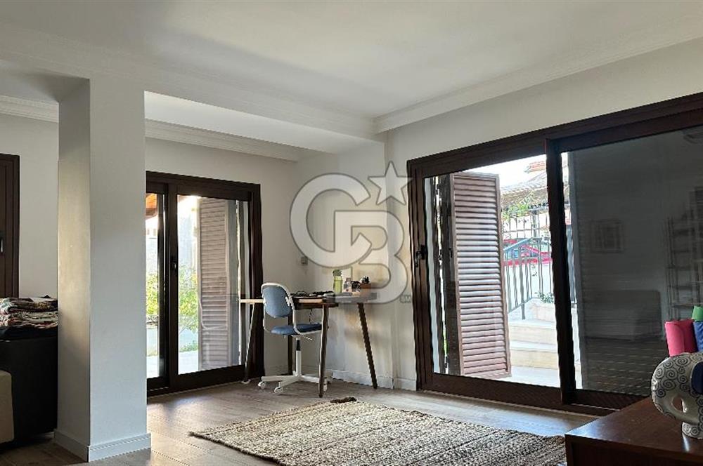 Urla İskele Mahallesinde Denize Yakın Satılık Villa
