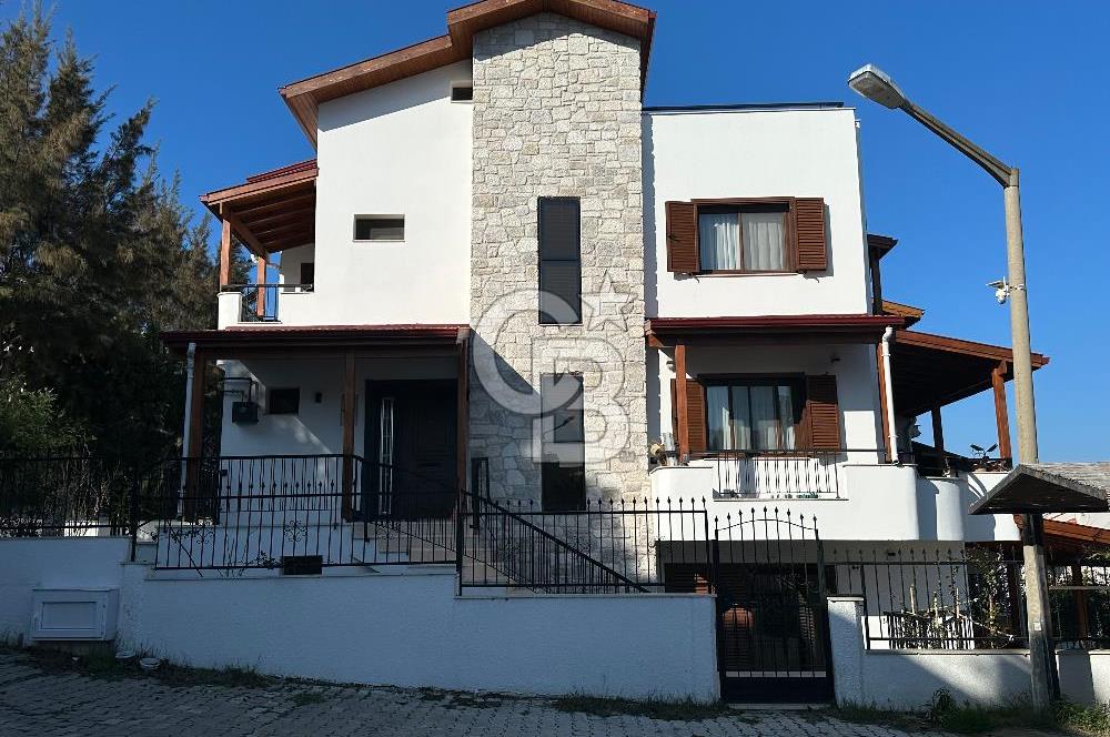 Urla İskele Mahallesinde Denize Yakın Satılık Villa