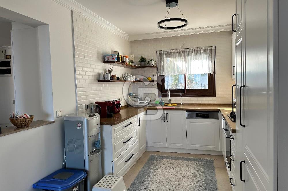 Urla İskele Mahallesinde Denize Yakın Satılık Villa