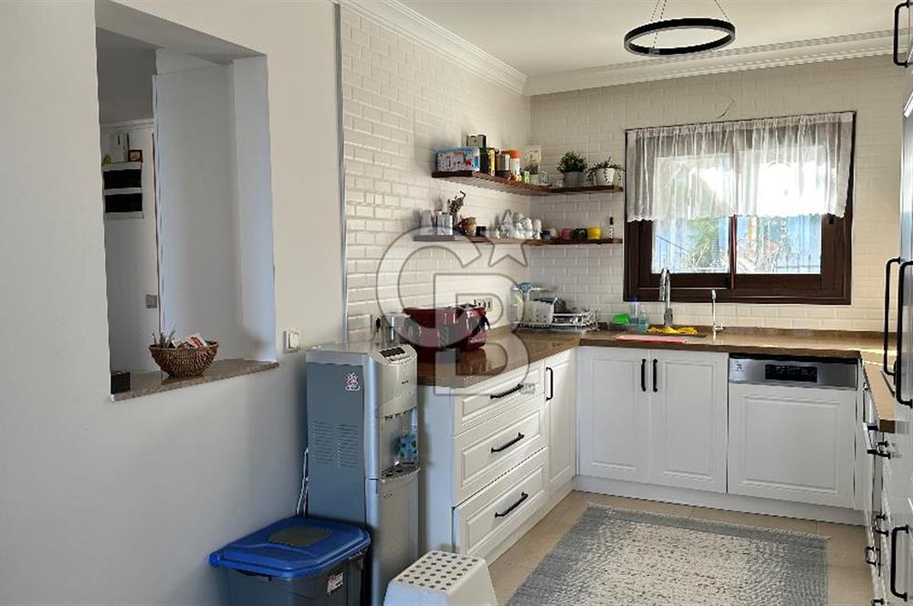 Urla İskele Mahallesinde Denize Yakın Satılık Villa