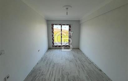 Foça Yenibağarası Havuzlu Sitede  Geniş Bahçeli  2+1 Daire