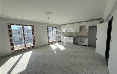 Foça Yenibağarası Havuzlu Sitede  Geniş Bahçeli  2+1 Daire