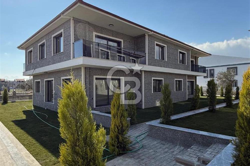 ÇANDARLI'DA HAVUZLU SİTE İÇERİSİNDE 1+1 DAİRE
