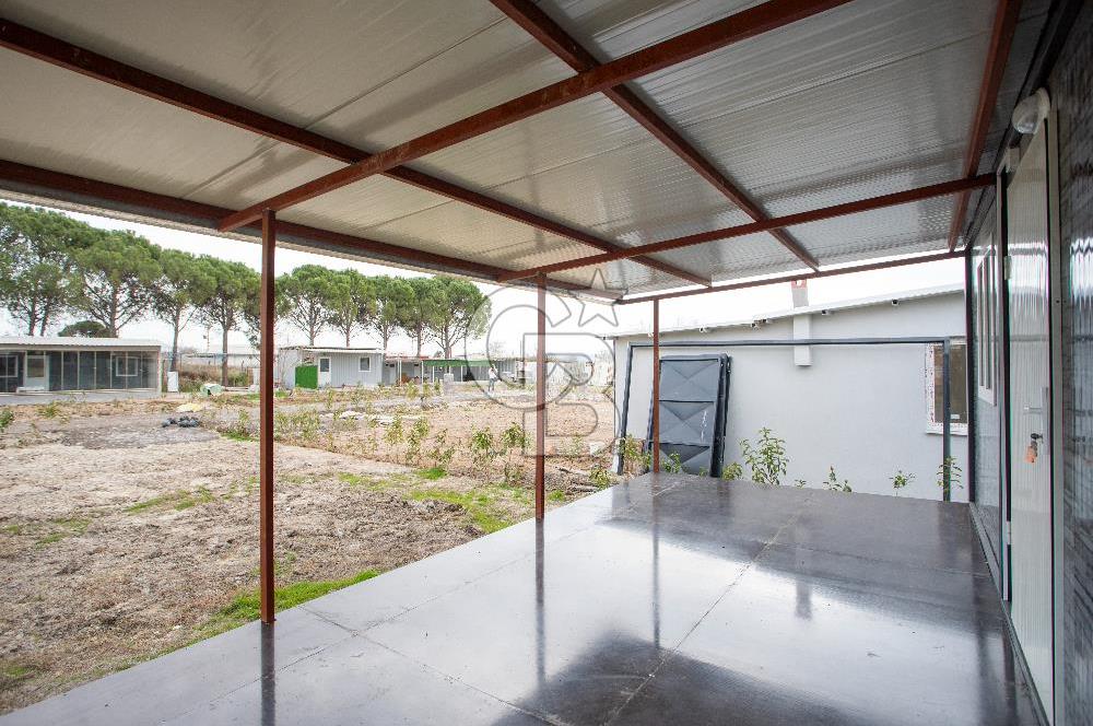 Foça Bağarası Hacıveli'de Satılık 2+1 Prefabrik ve Tarla