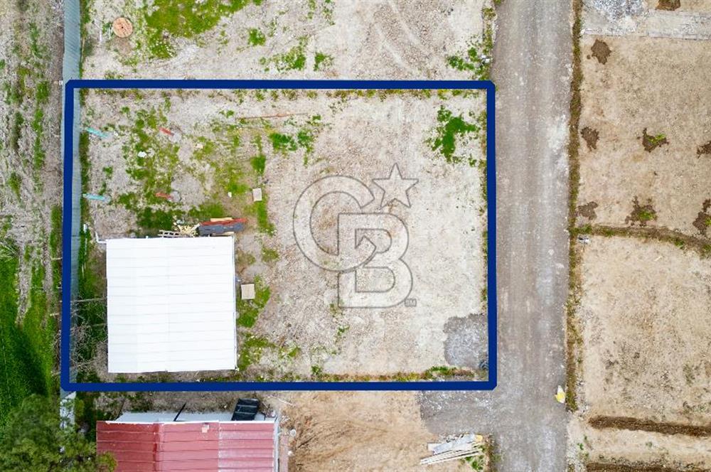 Foça Bağarası Hacıveli'de Satılık 2+1 Prefabrik ve Tarla