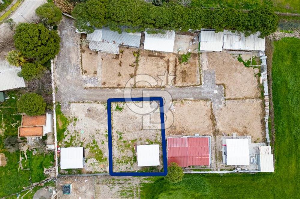 Foça Bağarası Hacıveli'de Satılık 2+1 Prefabrik ve Tarla