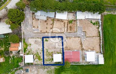 Foça Bağarası Hacıveli'de Satılık 2+1 Prefabrik ve Tarla