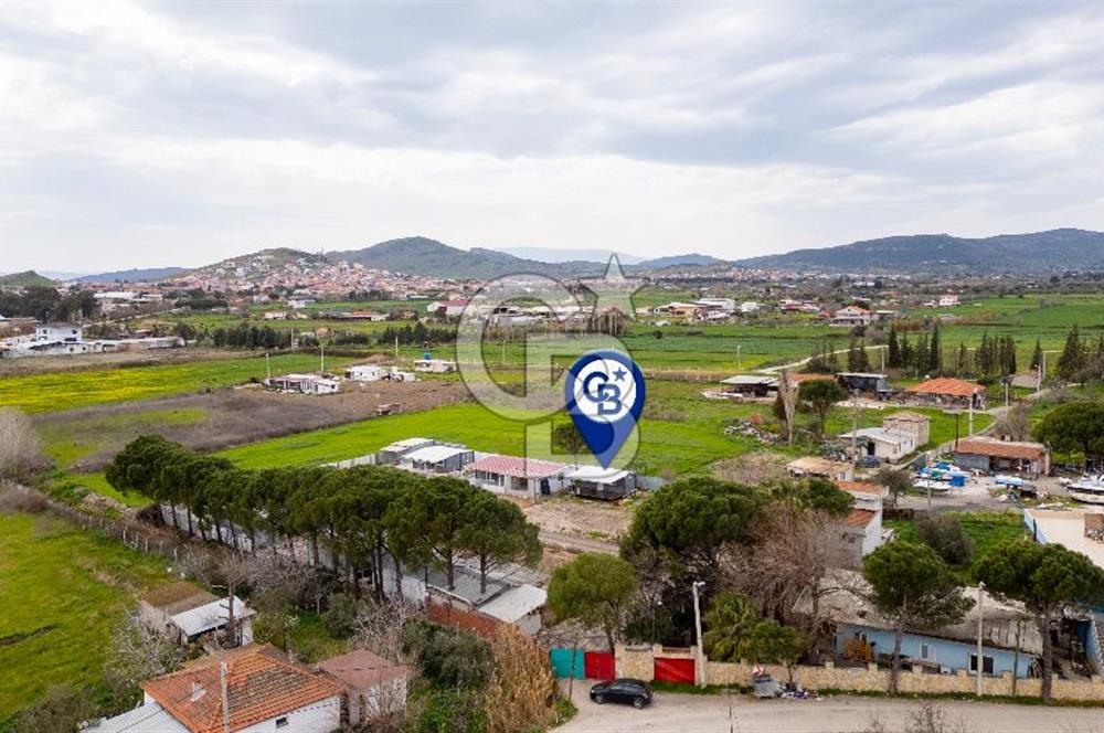Foça Bağarası Hacıveli'de Satılık 2+1 Prefabrik ve Tarla