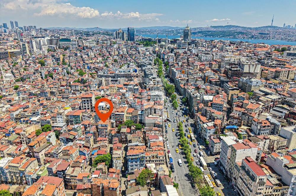 TARLABAŞI BULVARI ATAMAN SOKAKTA 841M2 SATILIK TARİHİ BİNA