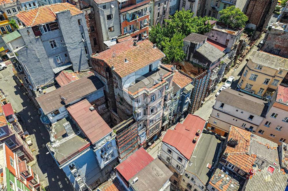 TARLABAŞI BULVARI ATAMAN SOKAKTA 841M2 SATILIK TARİHİ BİNA