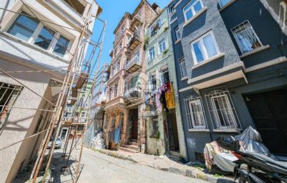 TARLABAŞI BULVARI ATAMAN SOKAKTA 841M2 SATILIK TARİHİ BİNA