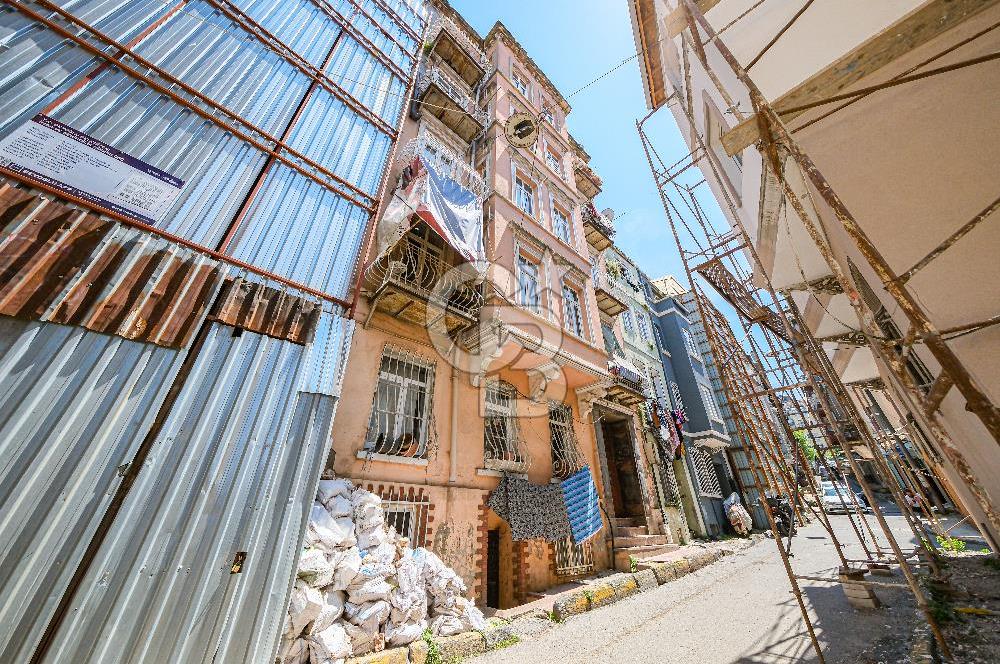 TARLABAŞI BULVARI ATAMAN SOKAKTA 841M2 SATILIK TARİHİ BİNA