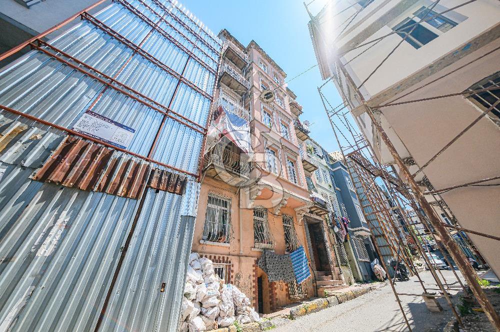 TARLABAŞI BULVARI ATAMAN SOKAKTA 841M2 SATILIK TARİHİ BİNA