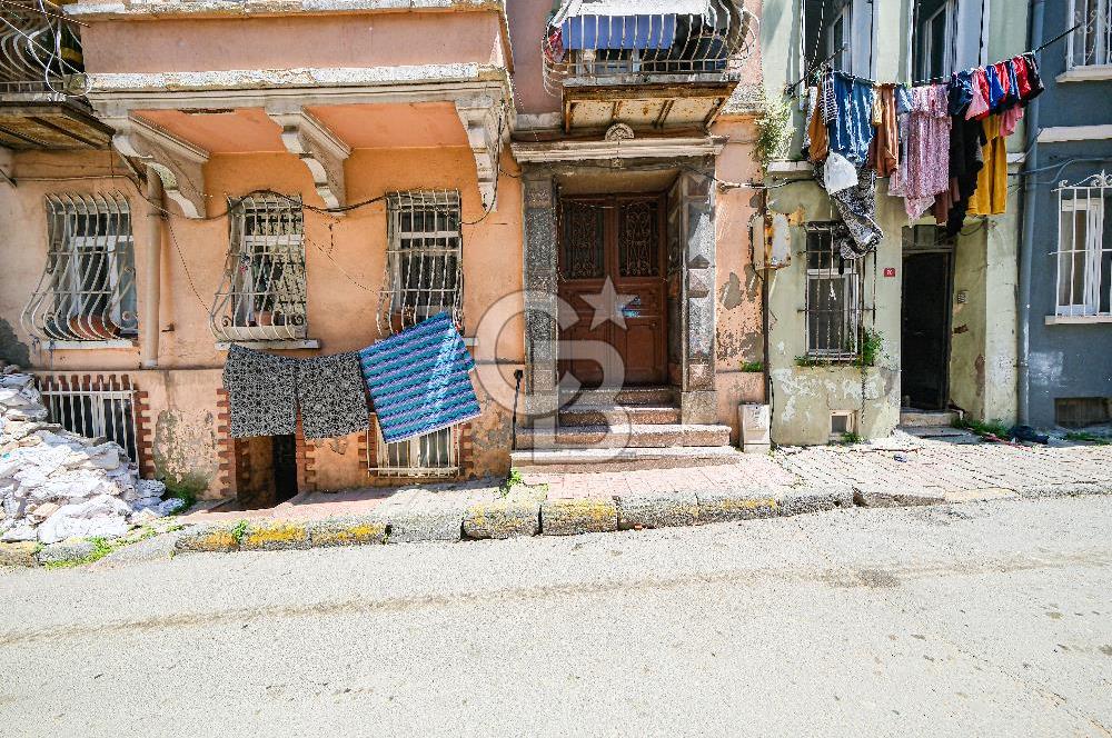 TARLABAŞI BULVARI ATAMAN SOKAKTA 841M2 SATILIK TARİHİ BİNA