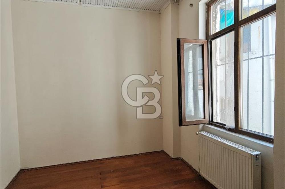 BEYOĞLU KILIÇ ASLAN SOKAKTA 4 DAİRELİ SATILIK BİNA