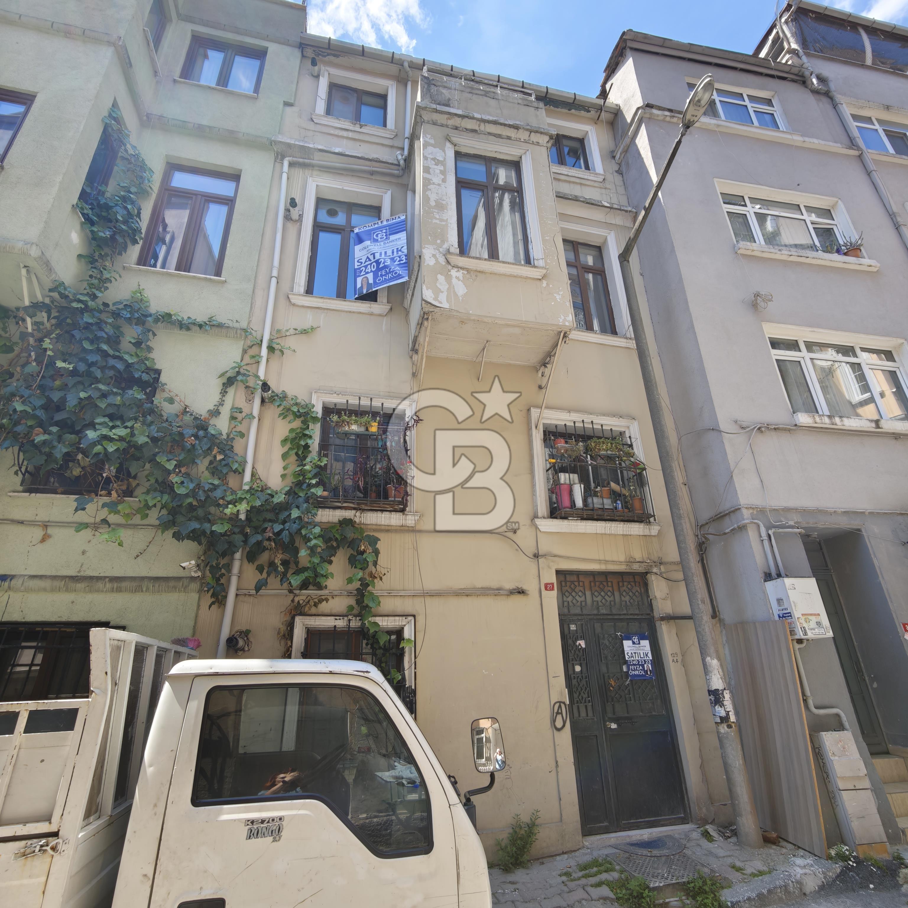 BEYOĞLU KILIÇ ASLAN SOKAKTA 4 DAİRELİ SATILIK BİNA