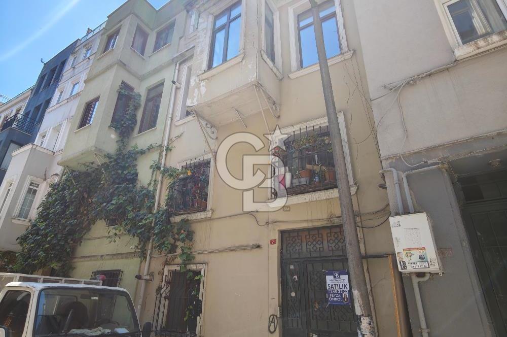 BEYOĞLU KILIÇ ASLAN SOKAKTA 4 DAİRELİ SATILIK BİNA