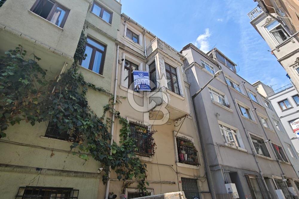 BEYOĞLU KILIÇ ASLAN SOKAKTA 4 DAİRELİ SATILIK BİNA