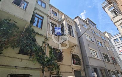 BEYOĞLU KILIÇ ASLAN SOKAKTA 4 DAİRELİ SATILIK BİNA