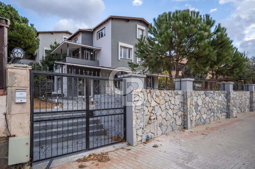 GUZELBAHÇE YAMAÇEVLERİ EN ÖN SIRA MÜSTAKİL BAHÇELİ VİLLA