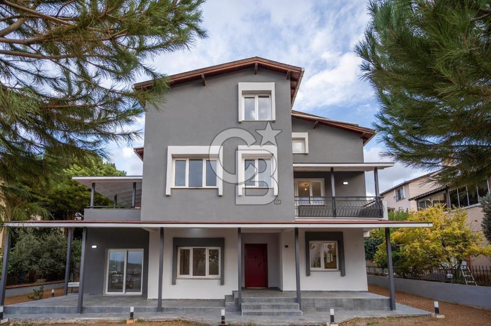 GUZELBAHÇE YAMAÇEVLERİ EN ÖN SIRA MÜSTAKİL BAHÇELİ VİLLA