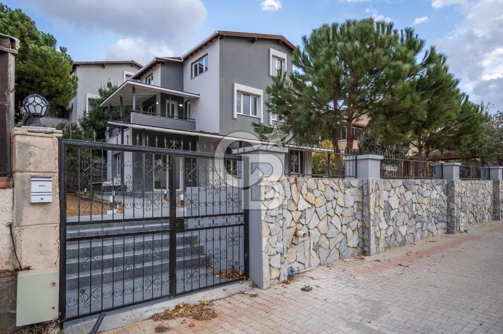 GUZELBAHÇE YAMAÇEVLERİ EN ÖN SIRA MÜSTAKİL BAHÇELİ VİLLA