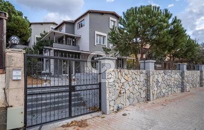 GUZELBAHÇE YAMAÇEVLERİ EN ÖN SIRA MÜSTAKİL BAHÇELİ VİLLA