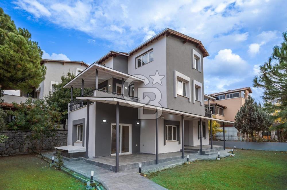 GUZELBAHÇE YAMAÇEVLERİ EN ÖN SIRA MÜSTAKİL BAHÇELİ VİLLA