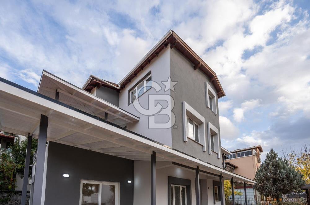 GUZELBAHÇE YAMAÇEVLERİ EN ÖN SIRA MÜSTAKİL BAHÇELİ VİLLA
