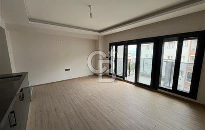 Üçkuyular'a Birkaç Adım Mesafede Satılık Açık Mutfak 2+1 Daire