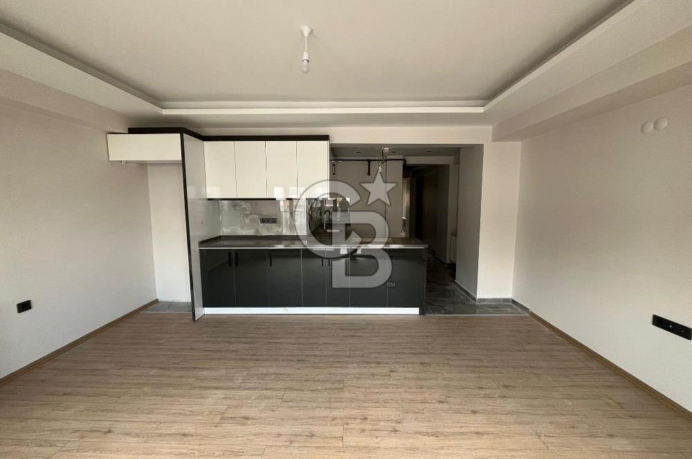 Üçkuyular'a Birkaç Adım Mesafede Satılık Açık Mutfak 2+1 Daire