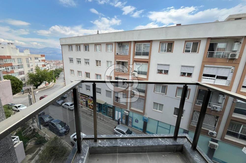 Üçkuyular'a Birkaç Adım Mesafede Satılık Açık Mutfak 2+1 Daire