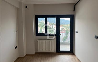 Üçkuyular'a Birkaç Adım Mesafede Satılık Açık Mutfak 2+1 Daire