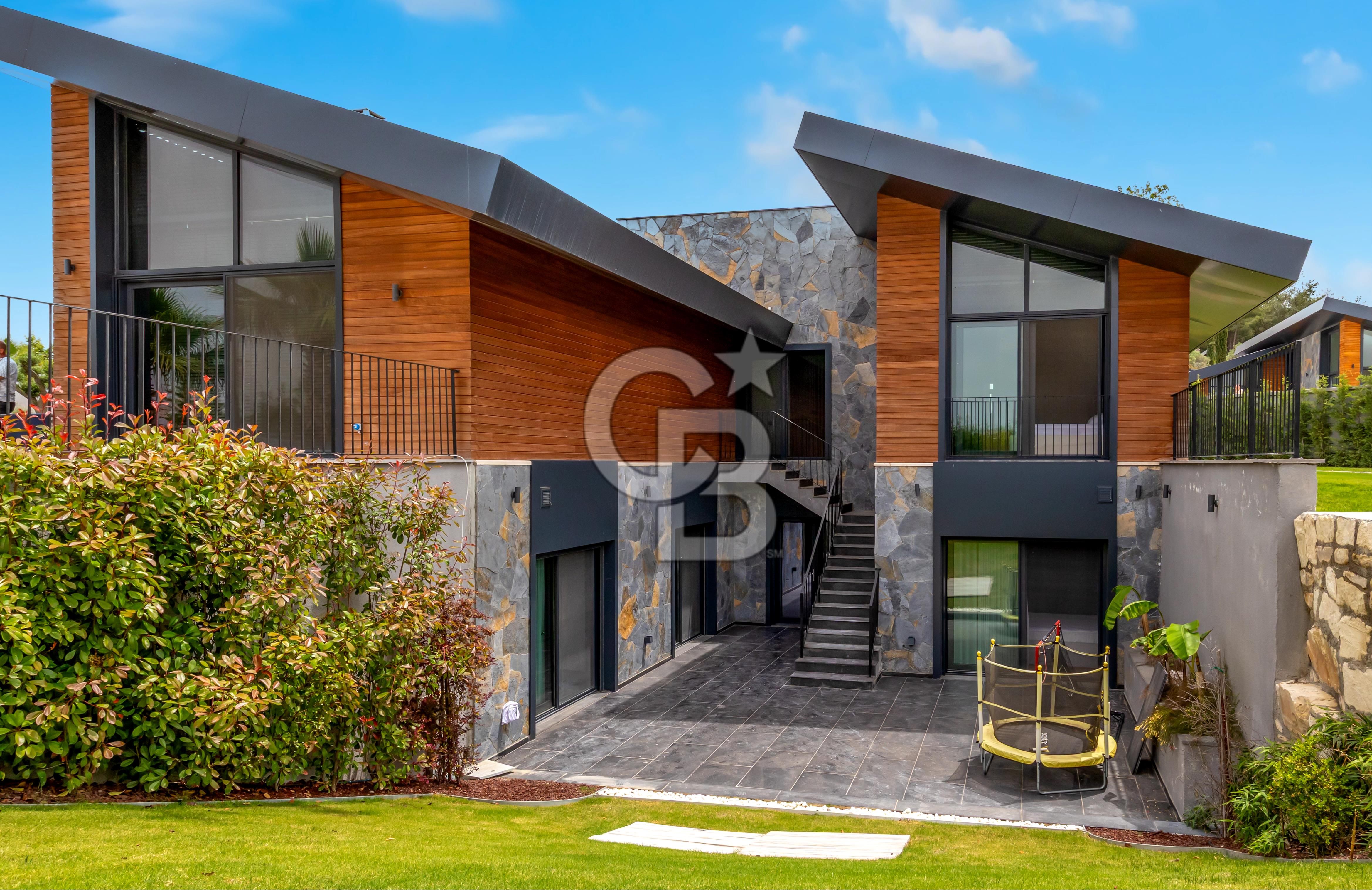Kekliktepe The Village Urla'da 2474m2 İçinde Harika Lüks Villa