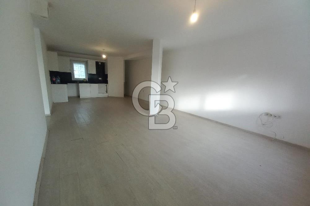 Kemerde Yıllık Kiralık Eşyasız 2+1 Bahçeli Denize Yakın Daire