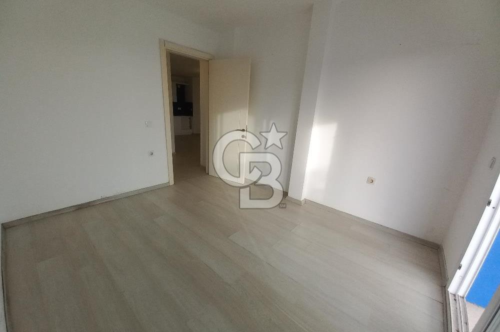 Kemerde Yıllık Kiralık Eşyasız 2+1 Bahçeli Denize Yakın Daire
