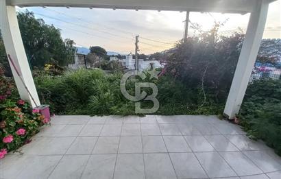 Kemerde Yıllık Kiralık Eşyasız 2+1 Bahçeli Denize Yakın Daire