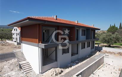 Çandarluda 1+1 havuzlu daire 