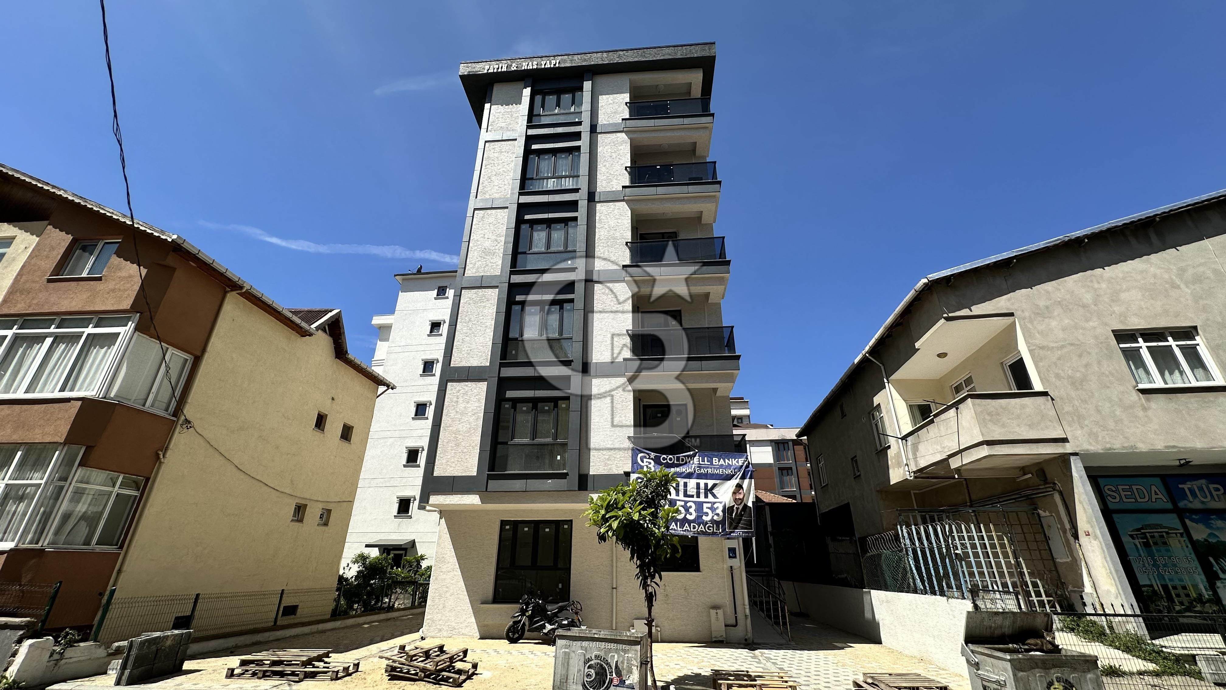 ANAYURT CADDESİNDE KATTA TEK GİRİŞ 2+1 SATILIK DAİRE